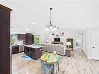 142 Ridgeview Drive, Saint Robert, MO 65584