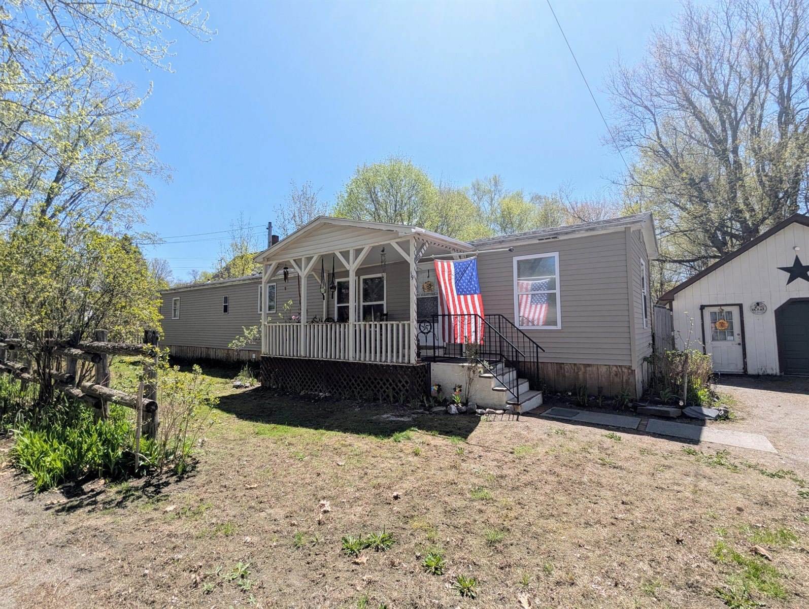 19 Prospect Street, Guilford, ME 04443