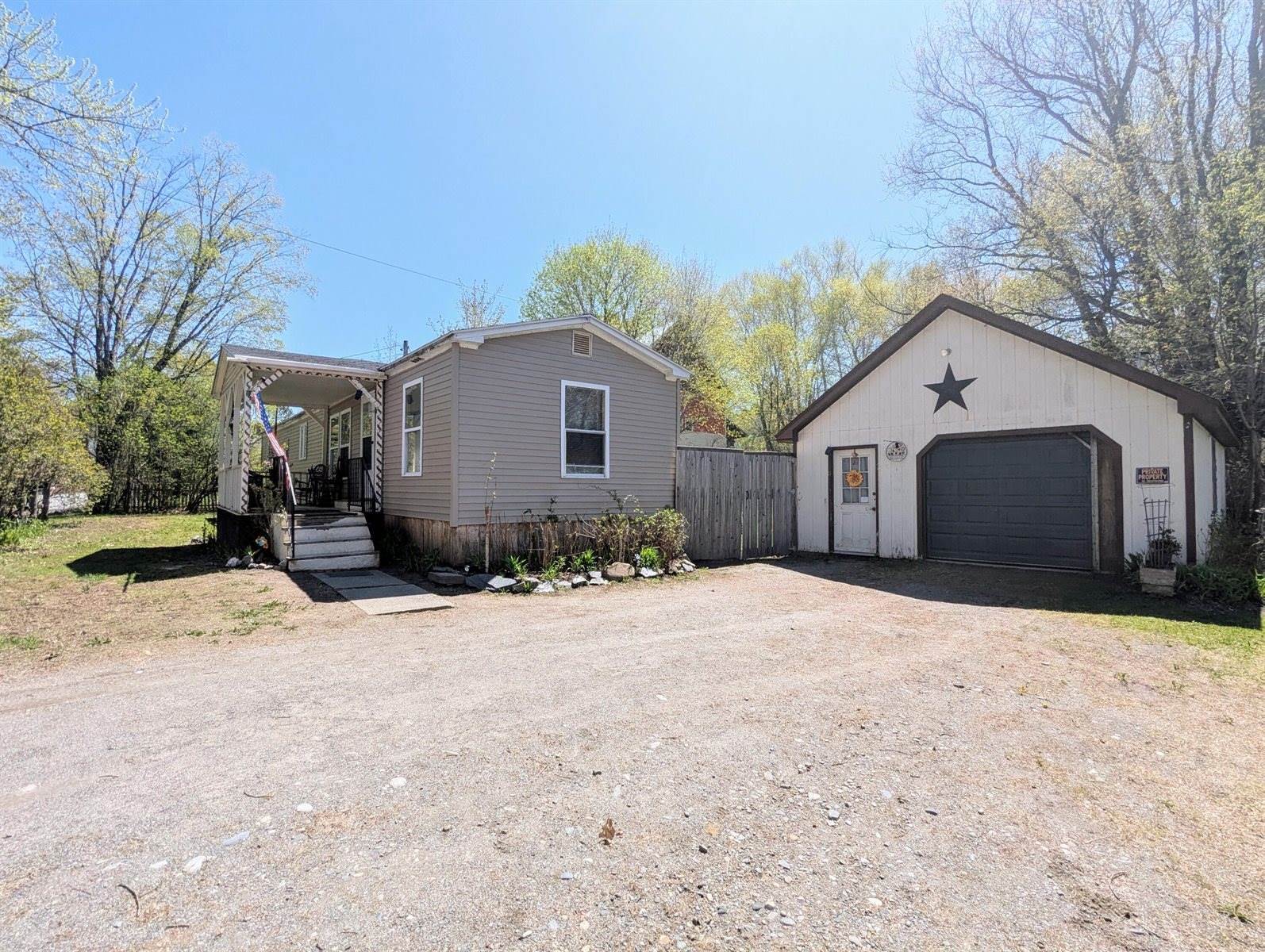 19 Prospect Street, Guilford, ME 04443