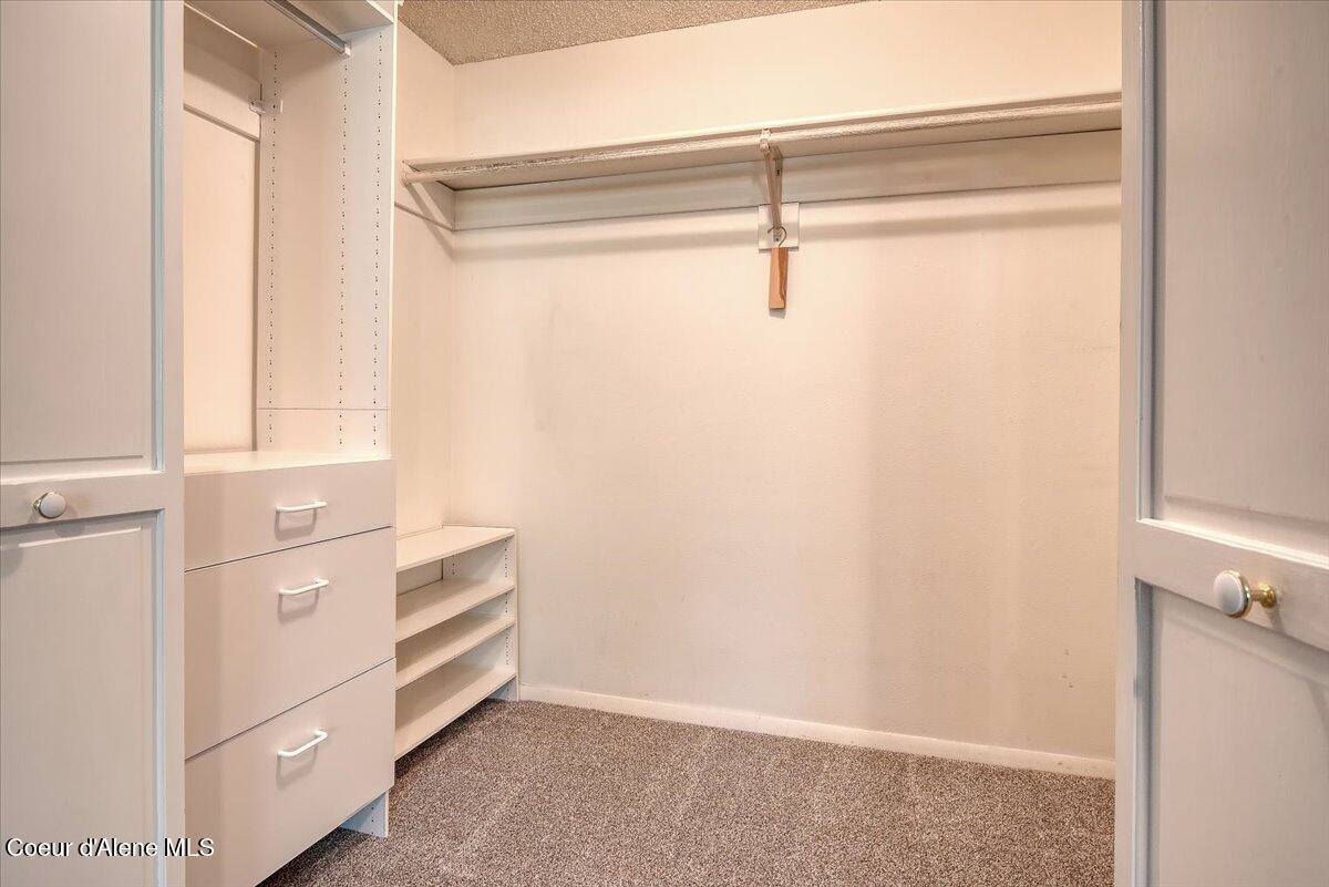 11810 North Peridot Dr, Hayden, ID 83835