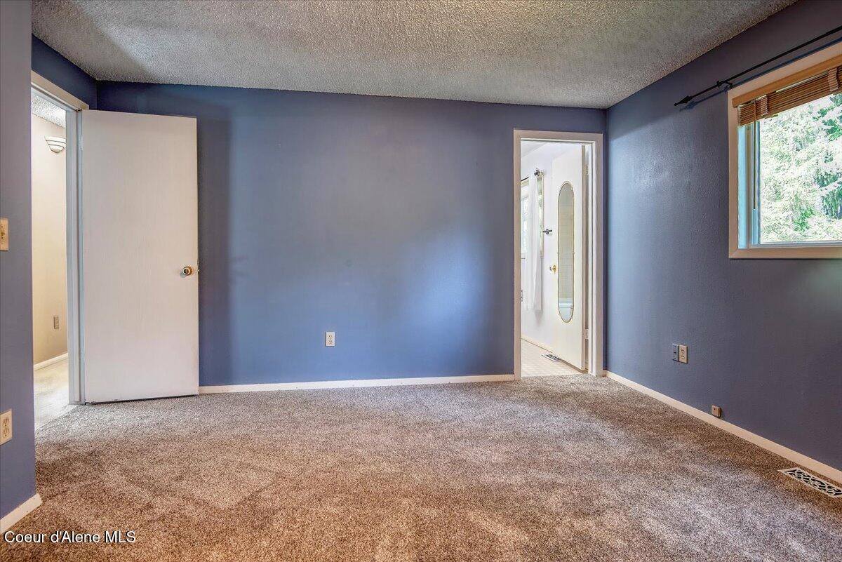 11810 North Peridot Dr, Hayden, ID 83835