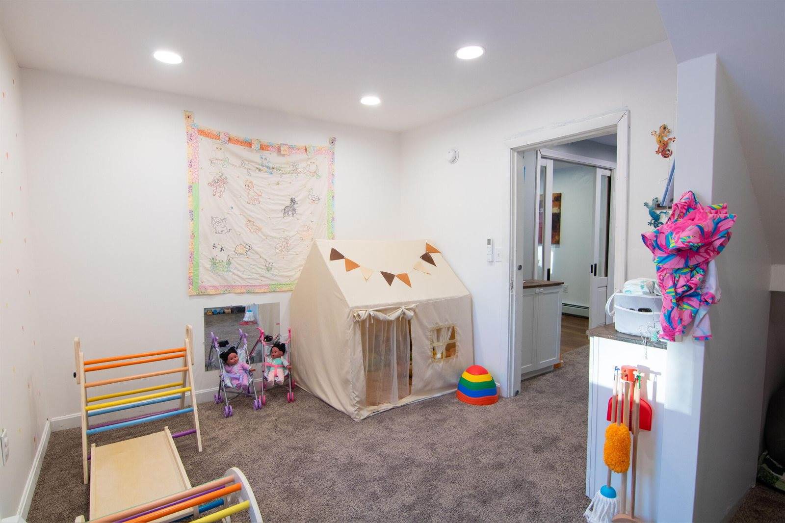 14 Fields Pond Road, Holden, ME 04429