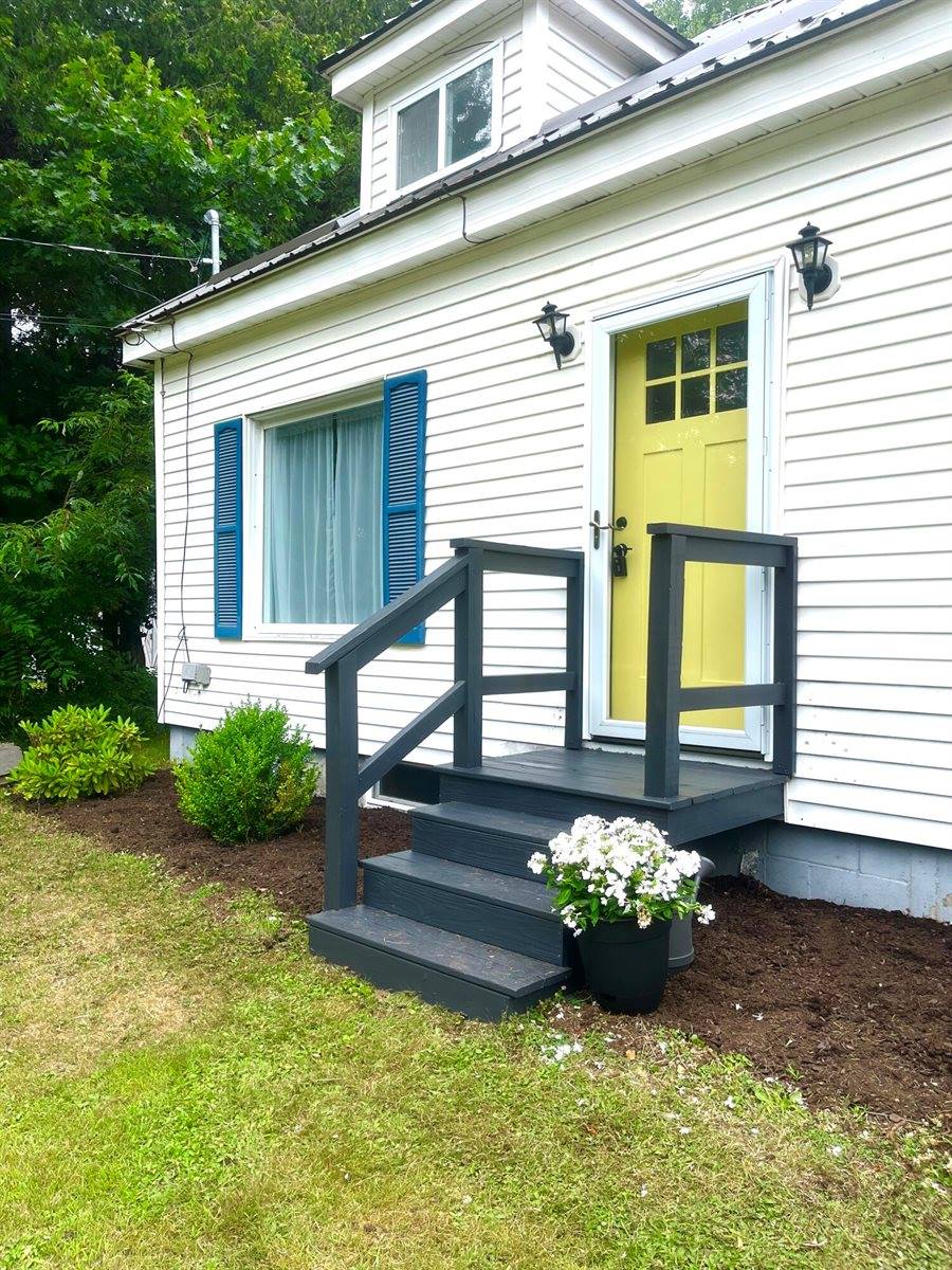 14 Fields Pond Road, Holden, ME 04429