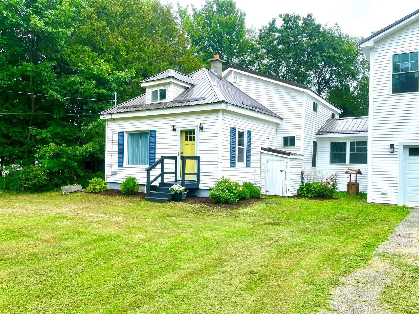 14 Fields Pond Road, Holden, ME 04429