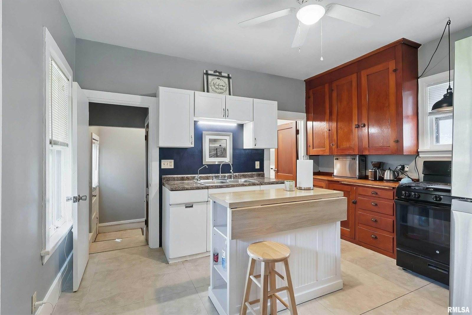 1518 32ND Street, Rock Island, IL 61201