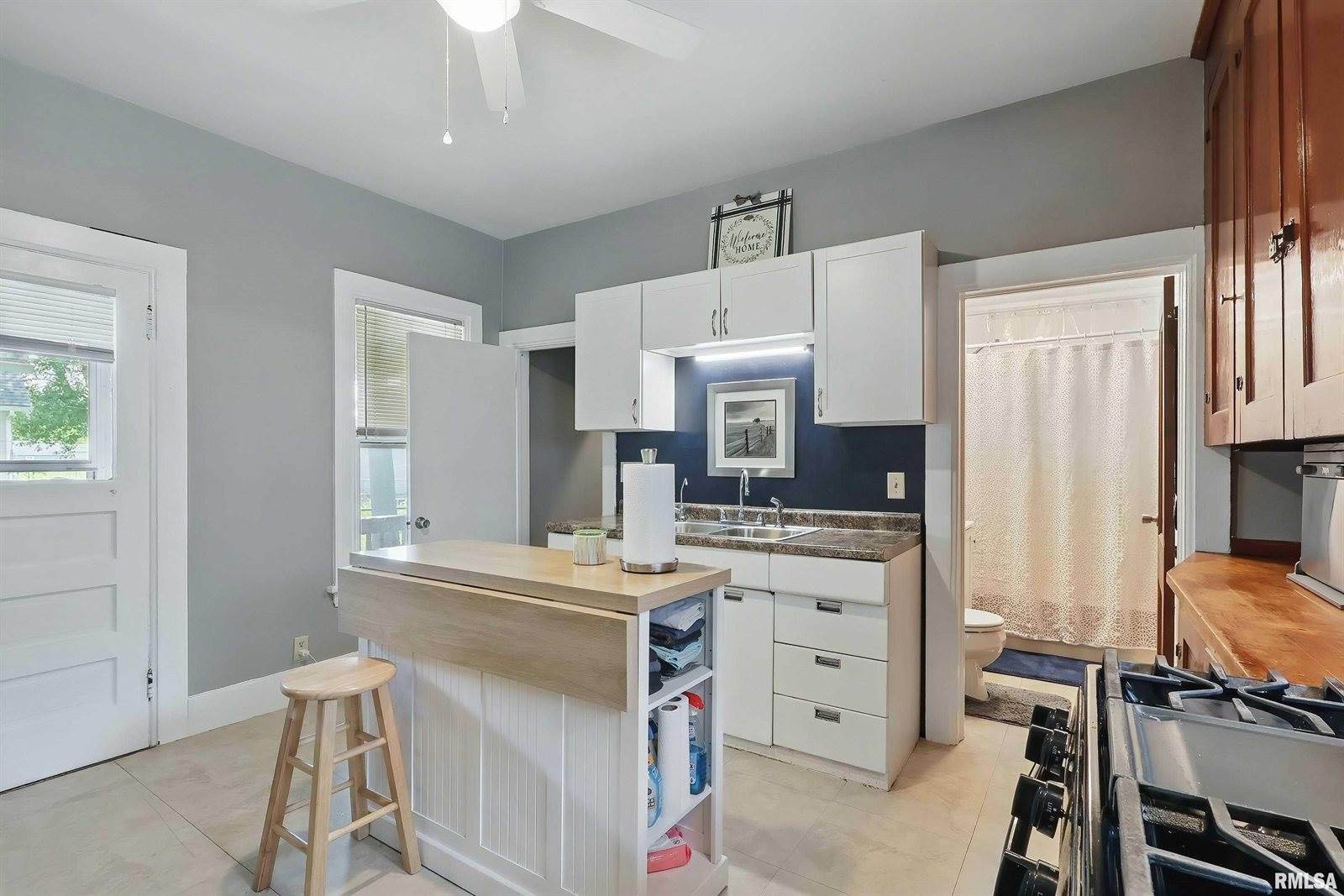 1518 32ND Street, Rock Island, IL 61201