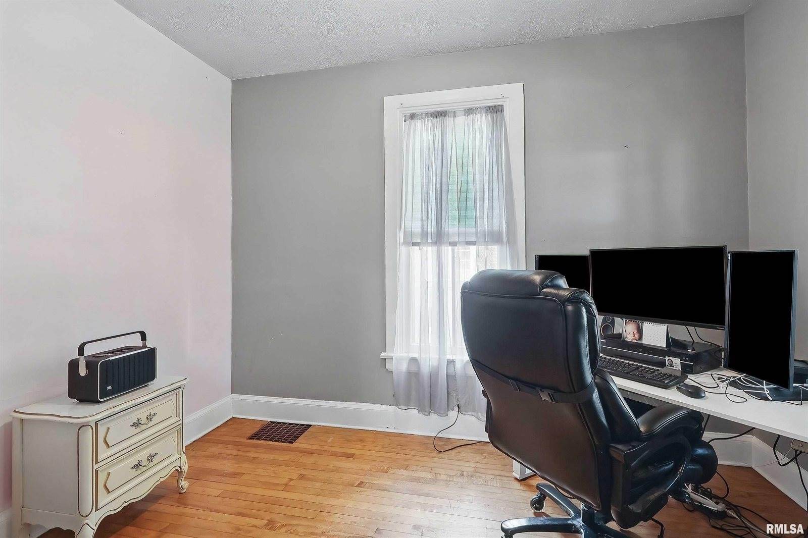 1518 32ND Street, Rock Island, IL 61201