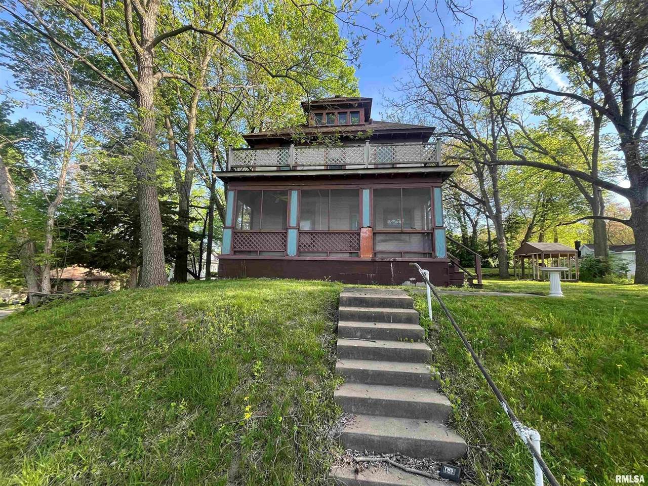 1403 45TH Avenue, Rock Island, IL 61201