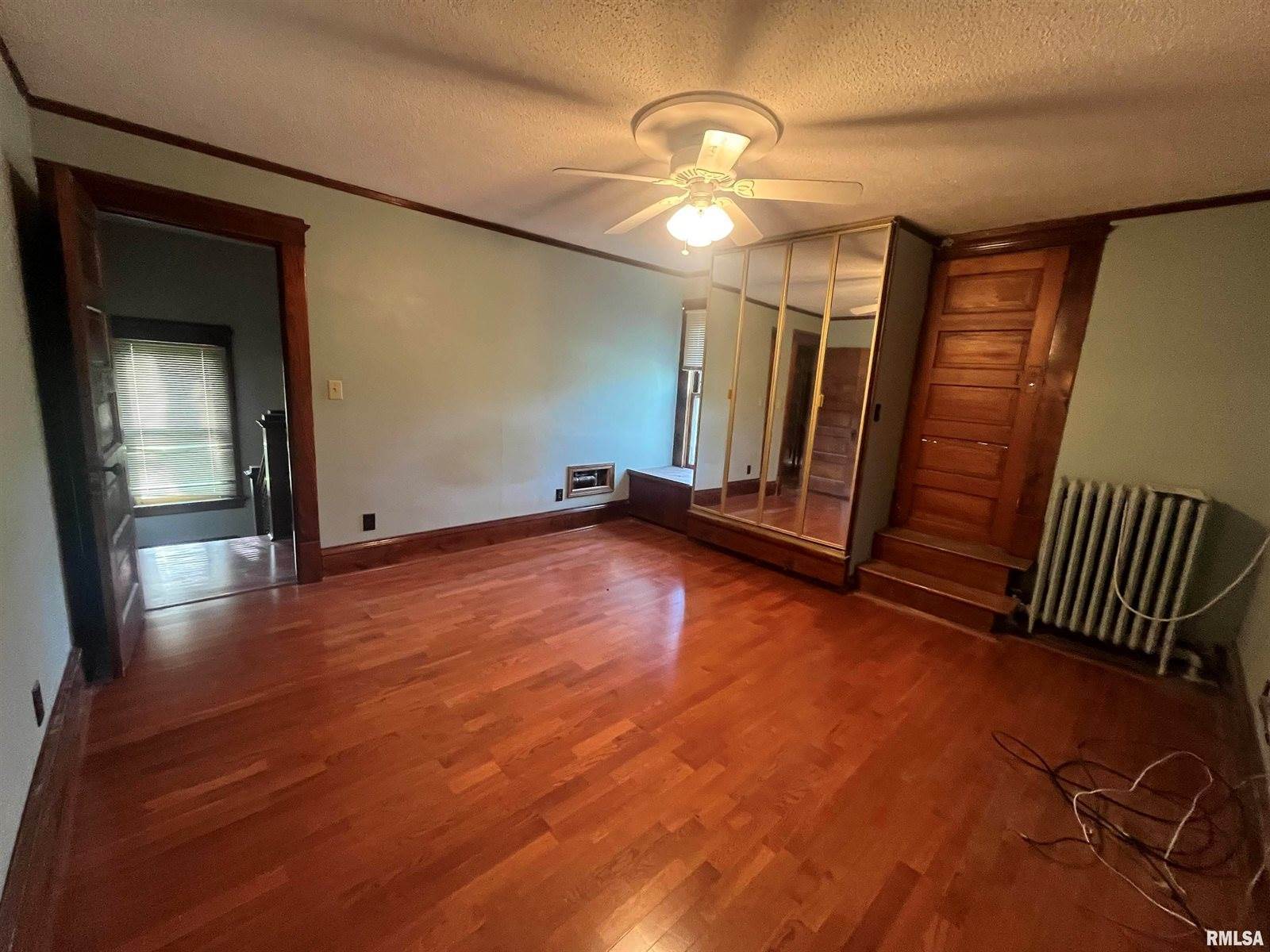 1403 45TH Avenue, Rock Island, IL 61201