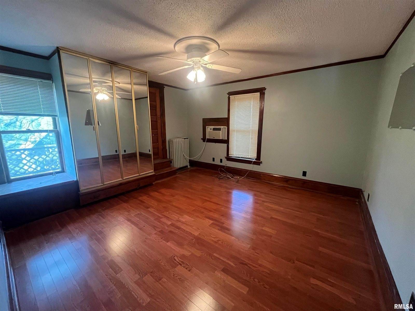 1403 45TH Avenue, Rock Island, IL 61201