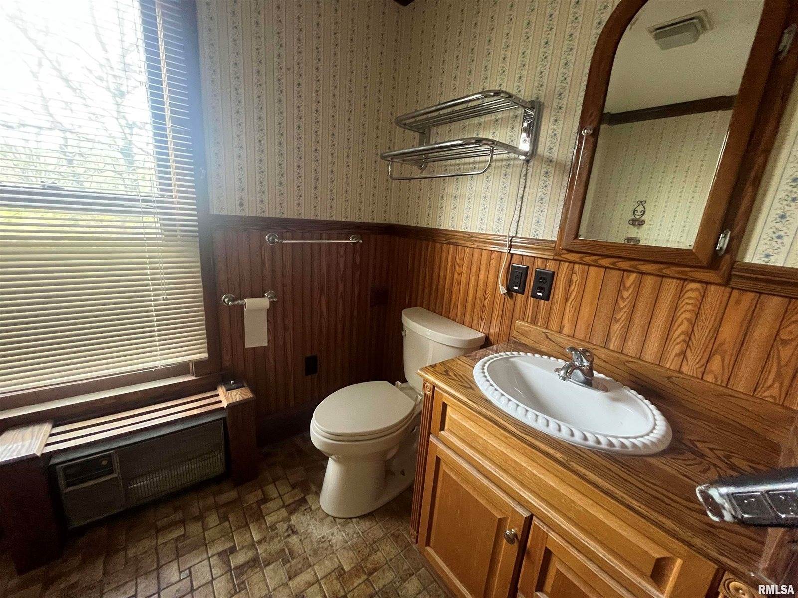 1403 45TH Avenue, Rock Island, IL 61201