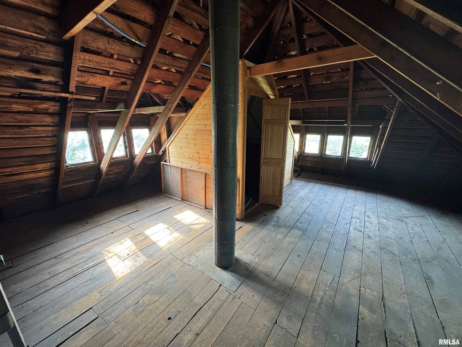 1403 45TH Avenue, Rock Island, IL 61201