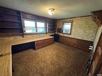 1403 45TH Avenue, Rock Island, IL 61201