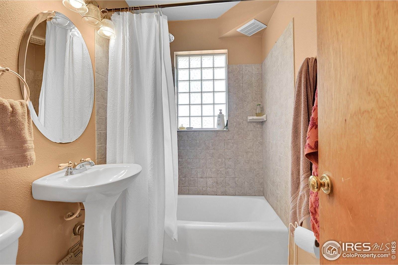 2413 15th Ave, Greeley, CO 80631