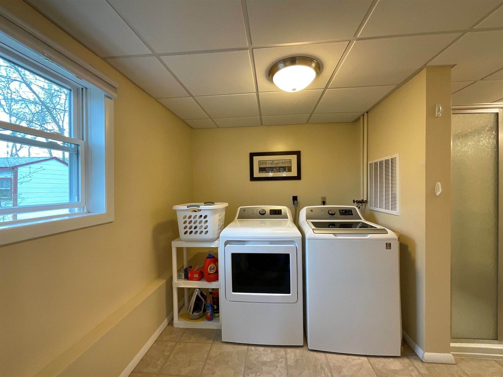 37 Jennifer Lane, Bangor, ME 04401