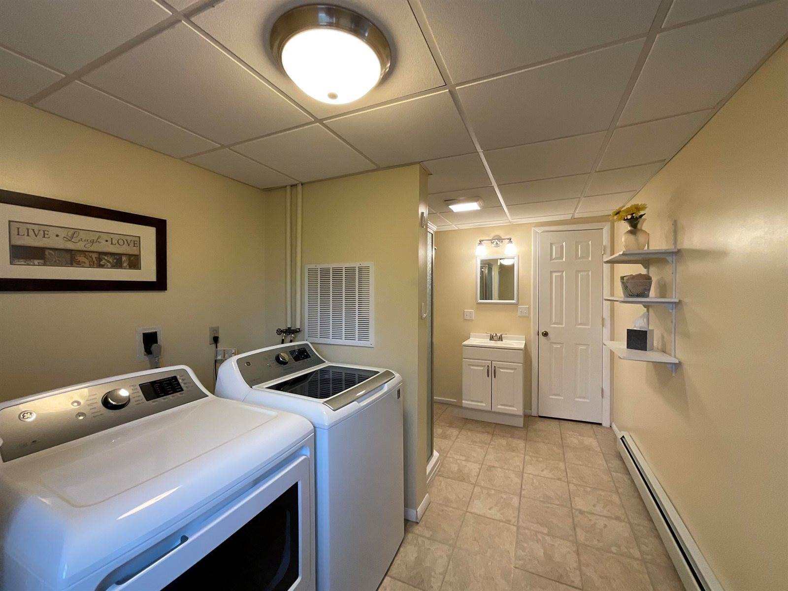 37 Jennifer Lane, Bangor, ME 04401