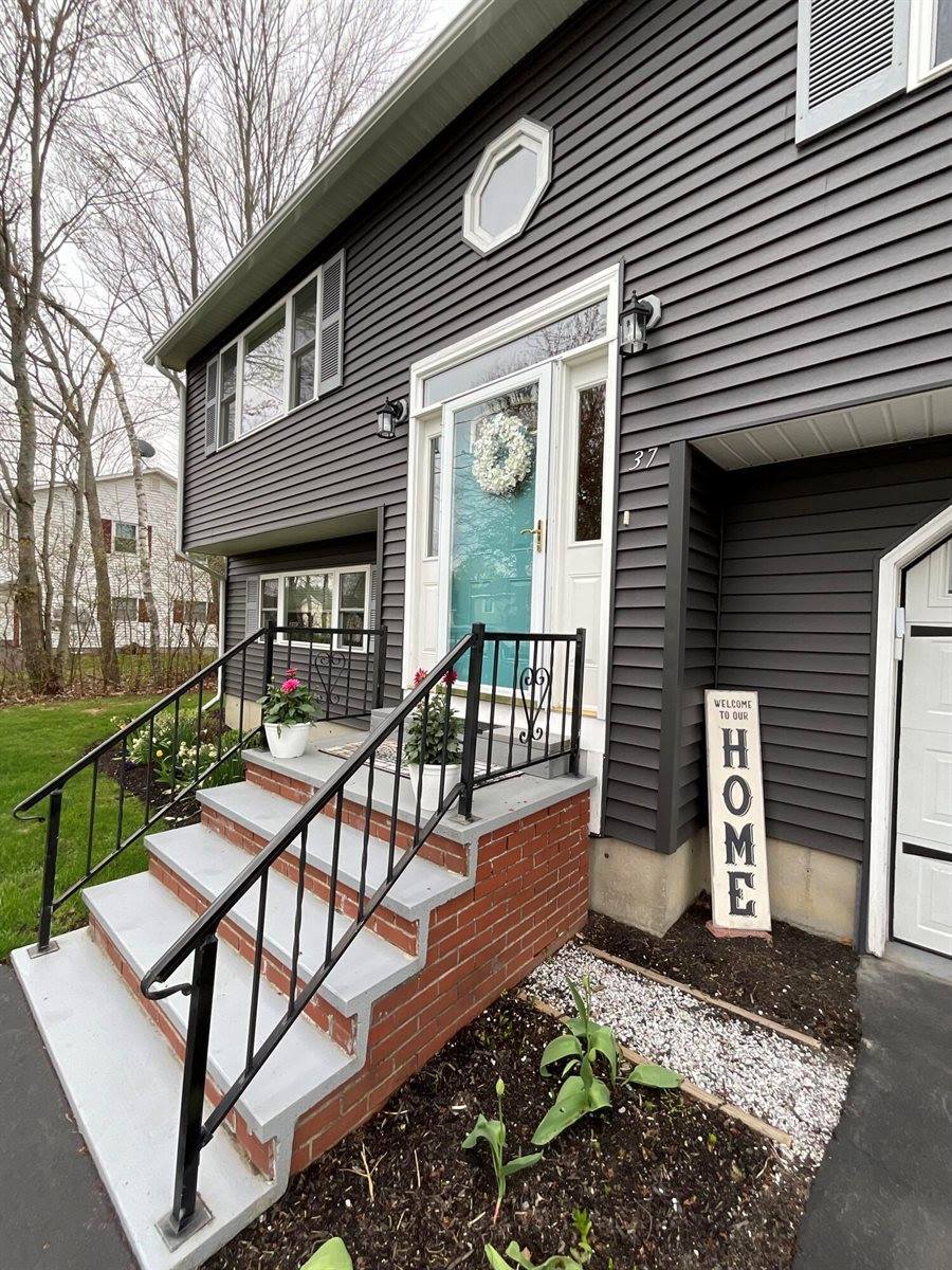 37 Jennifer Lane, Bangor, ME 04401