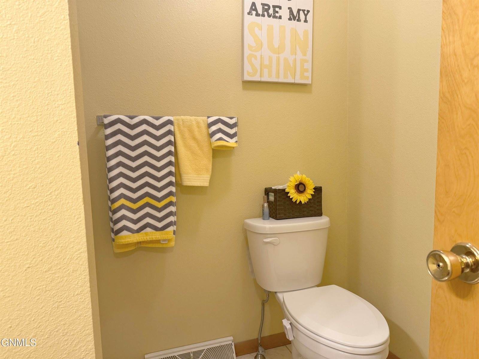 729 S 16th Street, Bismarck, ND 58504