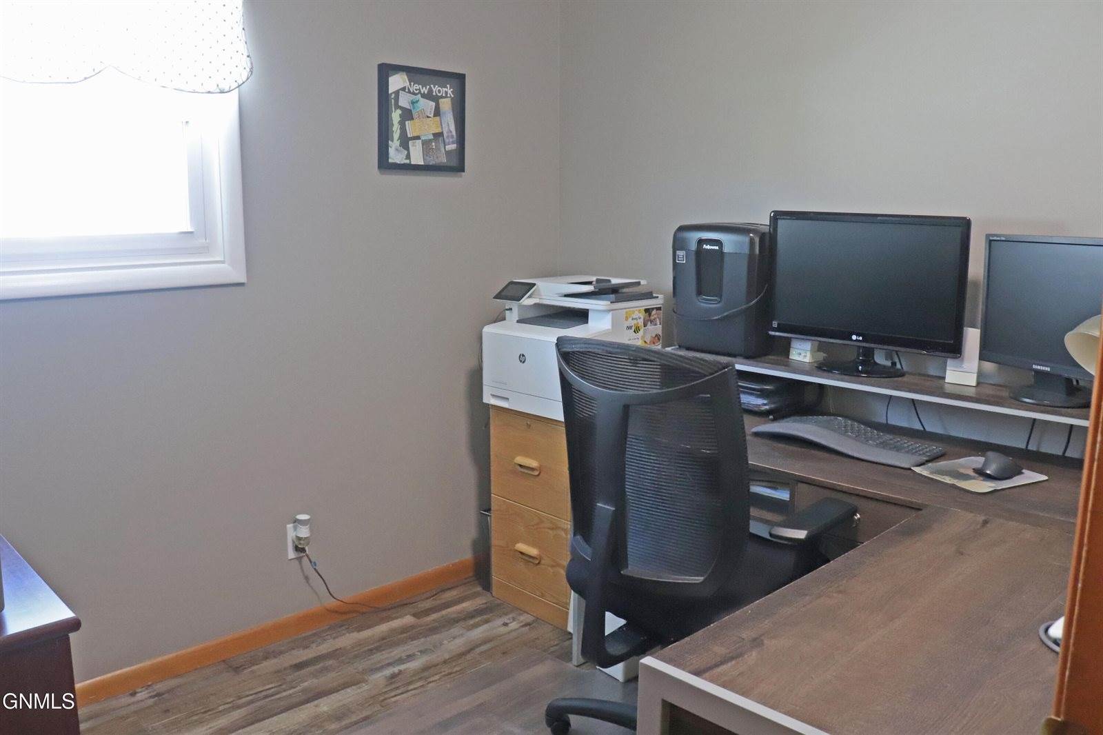 729 S 16th Street, Bismarck, ND 58504