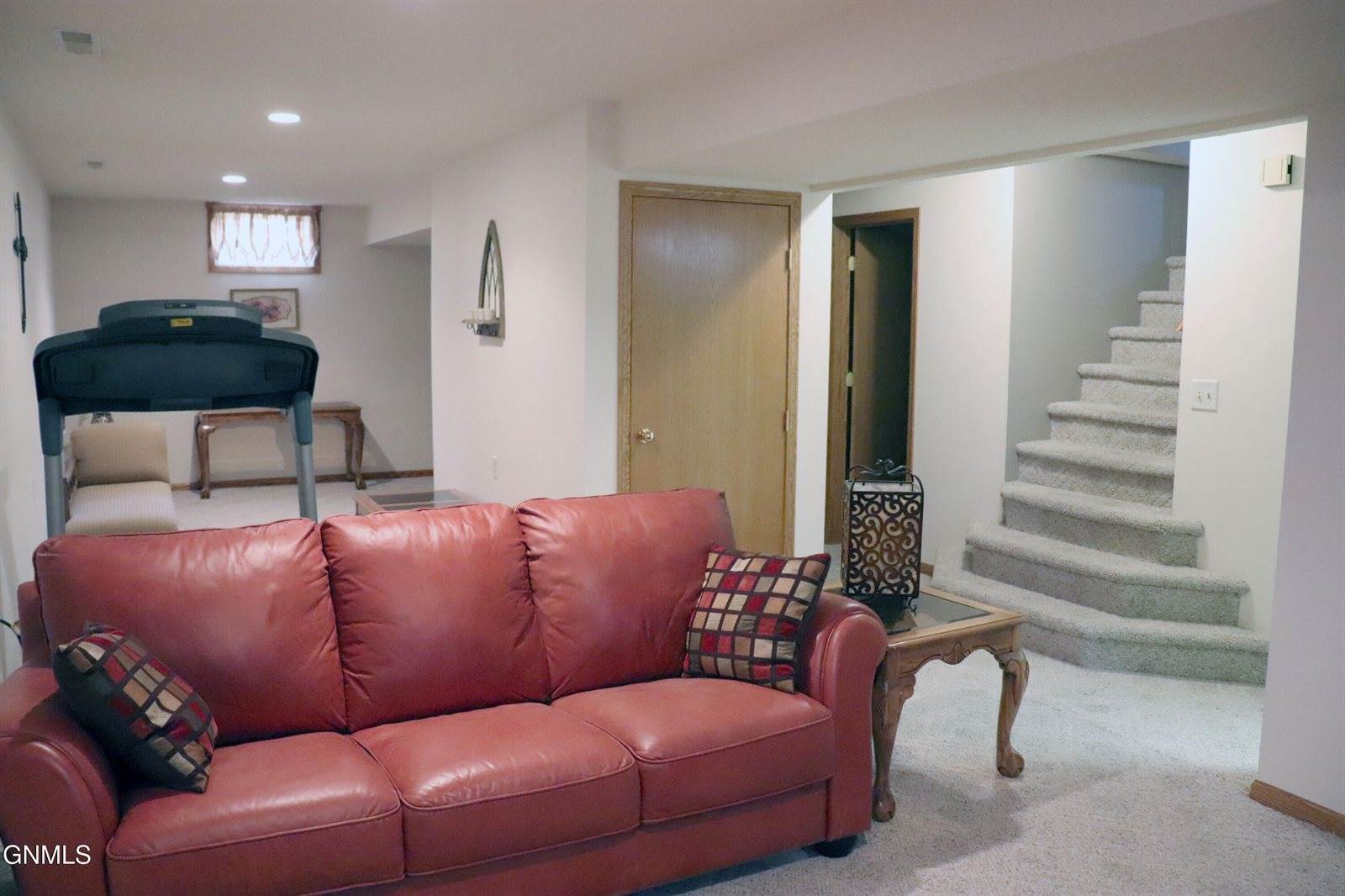 729 S 16th Street, Bismarck, ND 58504