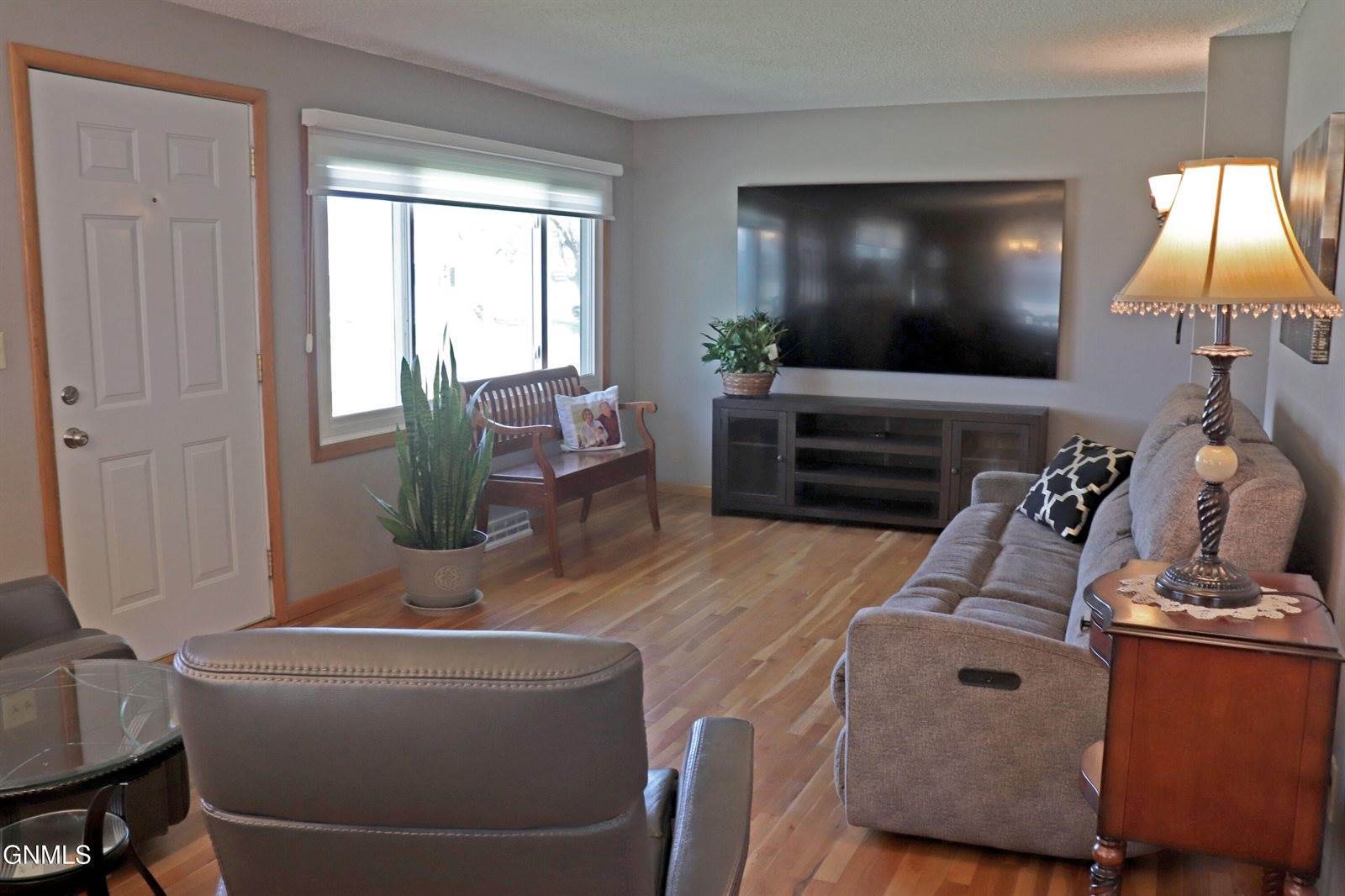 729 S 16th Street, Bismarck, ND 58504