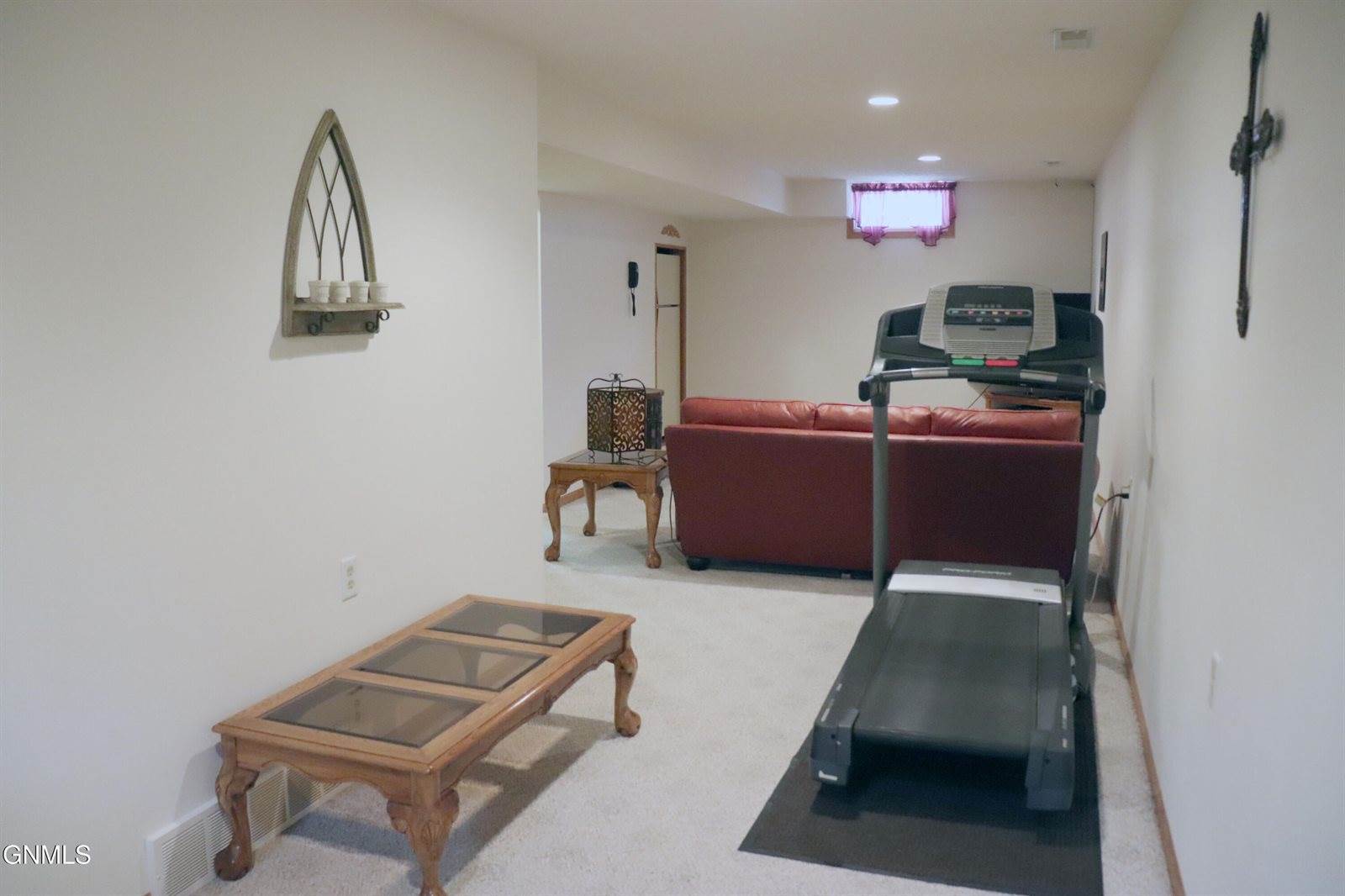 729 S 16th Street, Bismarck, ND 58504