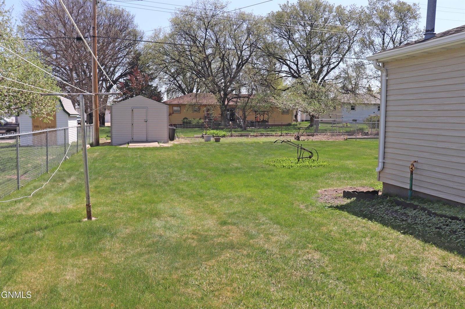 729 S 16th Street, Bismarck, ND 58504