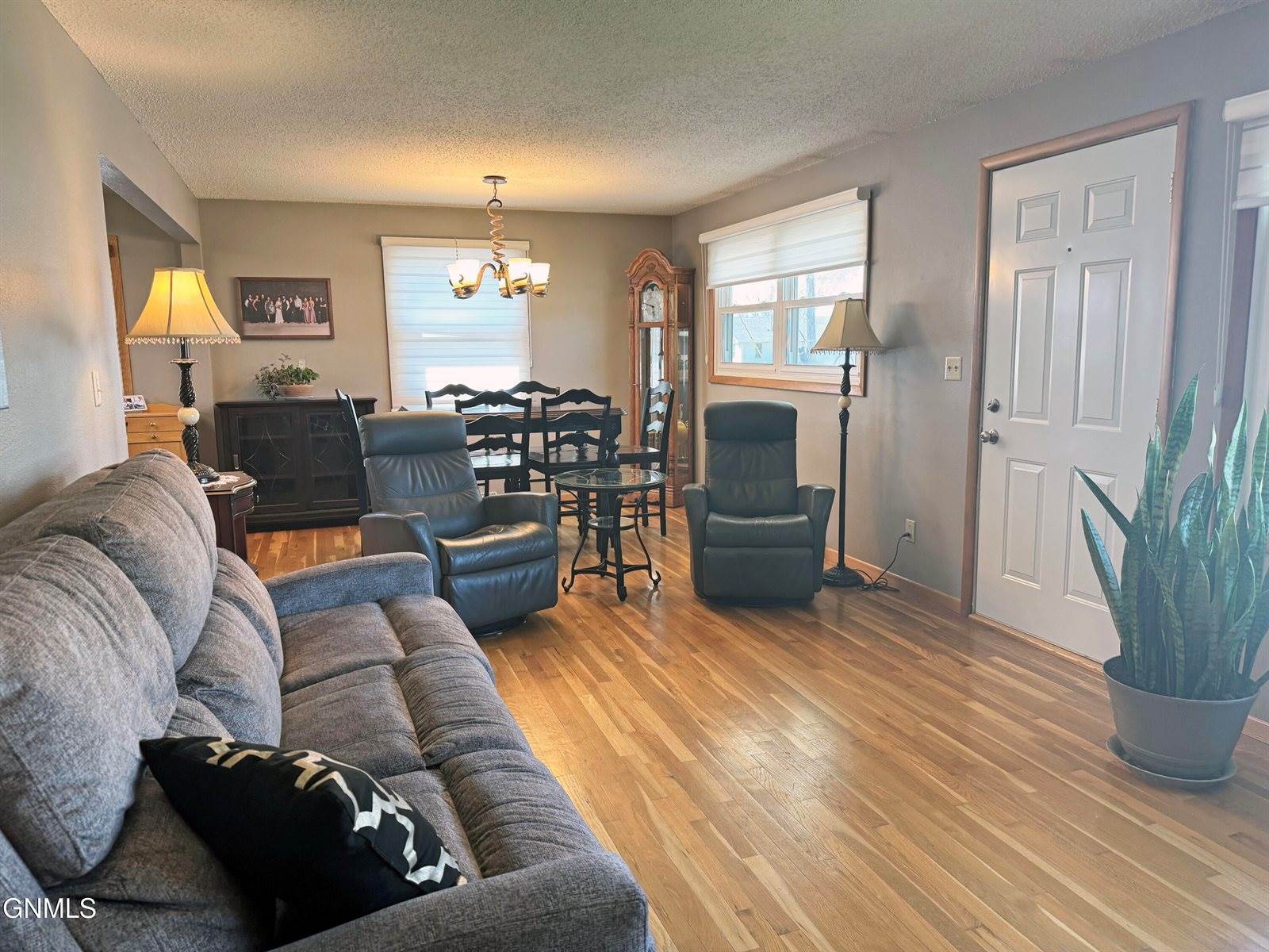 729 S 16th Street, Bismarck, ND 58504