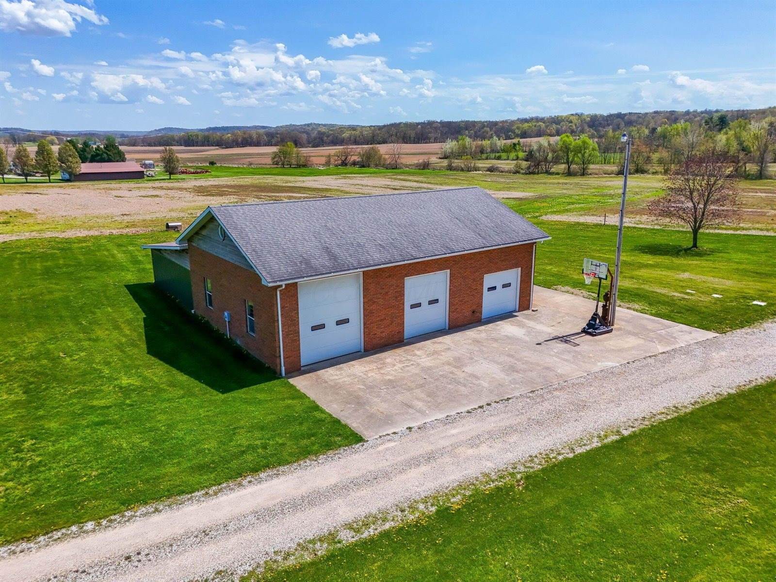 1012 Lake Fork Road, Utica, OH 43080