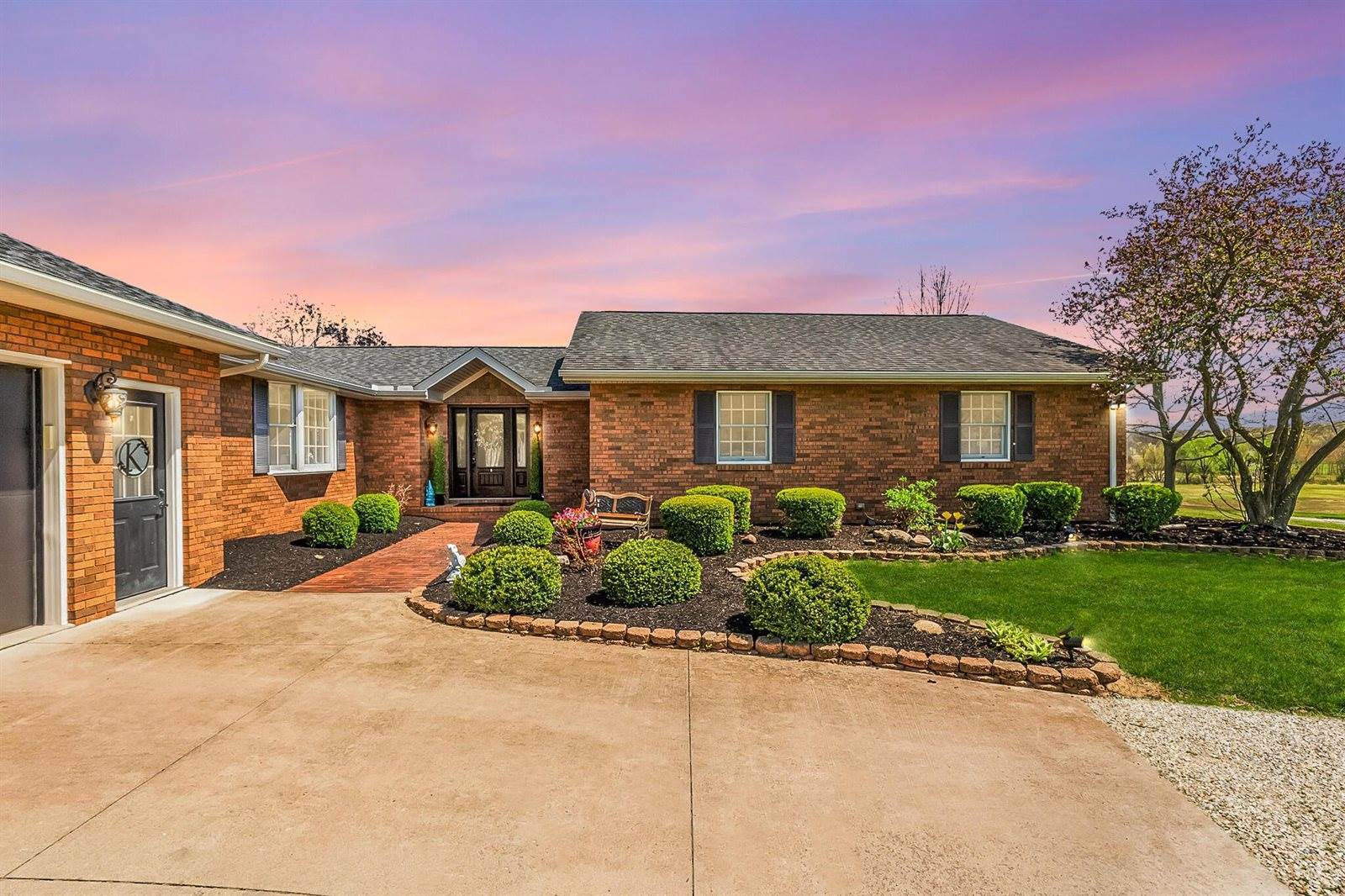 1012 Lake Fork Road, Utica, OH 43080