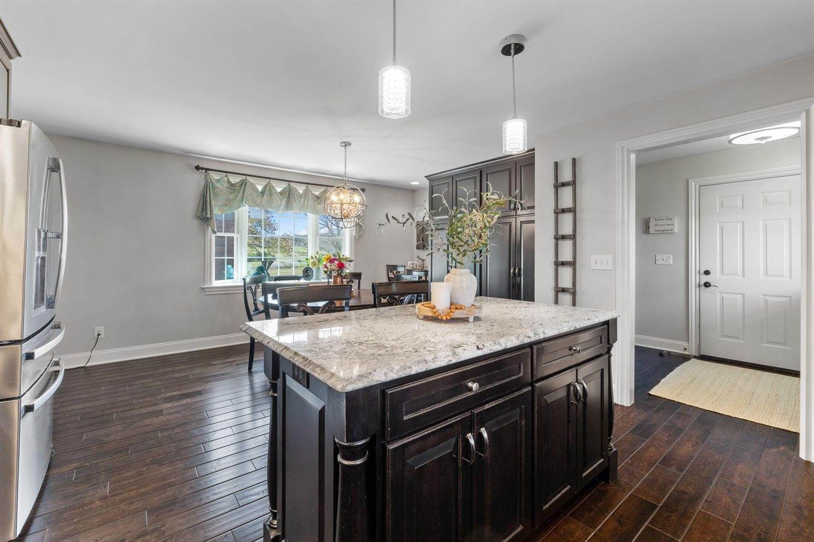 1012 Lake Fork Road, Utica, OH 43080