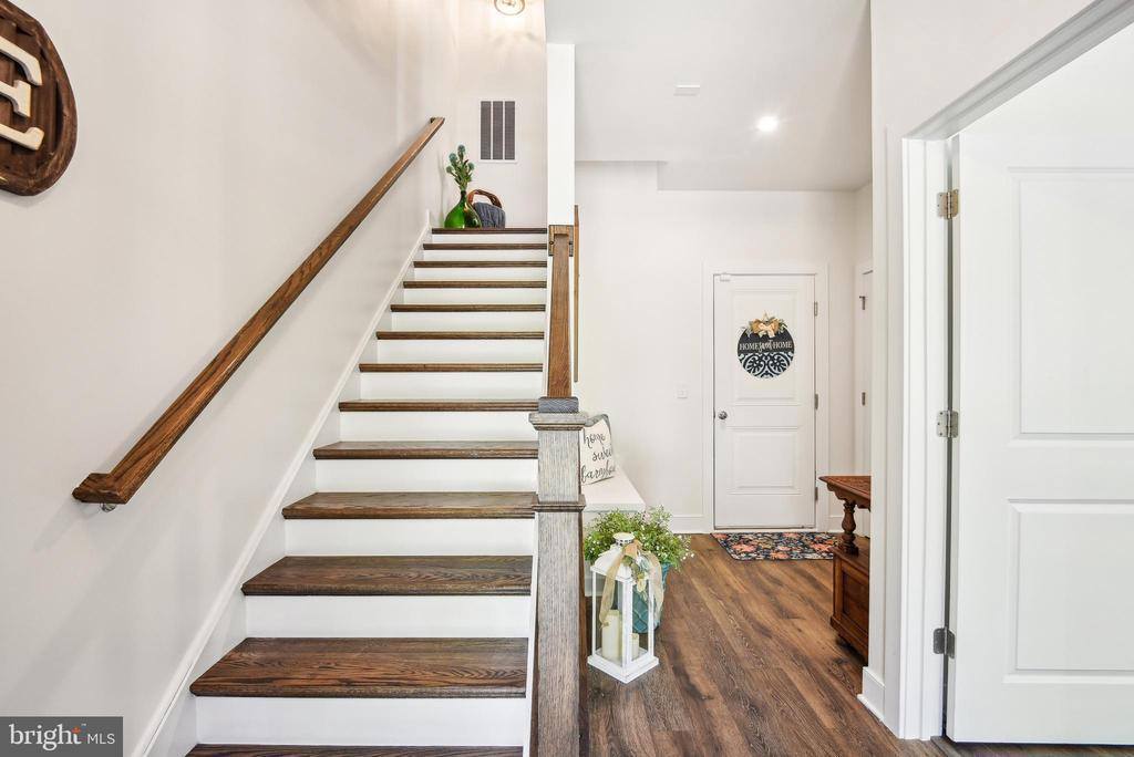 1579 Meadowlark Glen Road, Dumfries, VA 22026