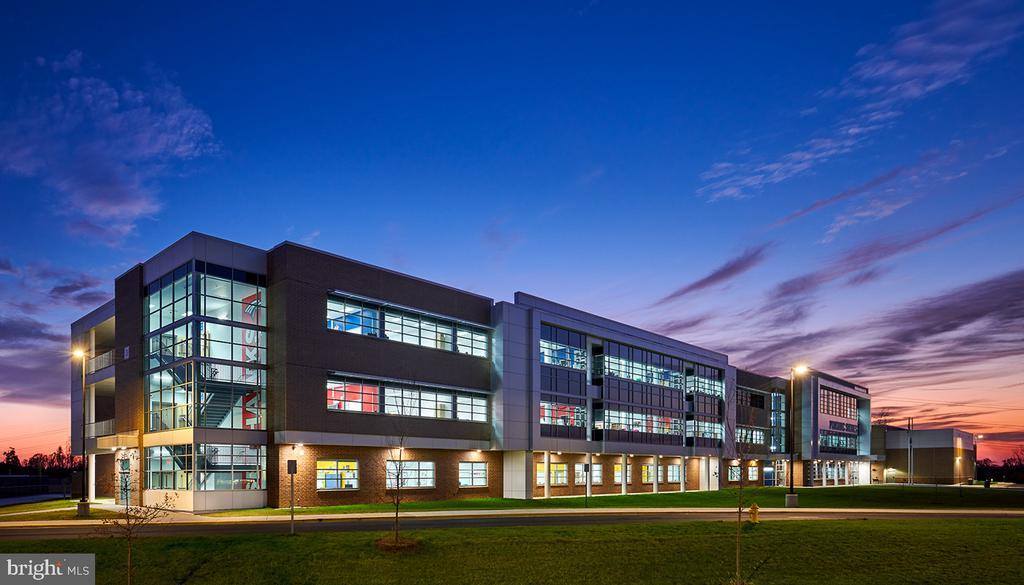 1579 Meadowlark Glen Road, Dumfries, VA 22026