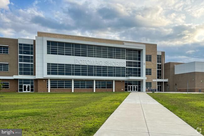 1579 Meadowlark Glen Road, Dumfries, VA 22026