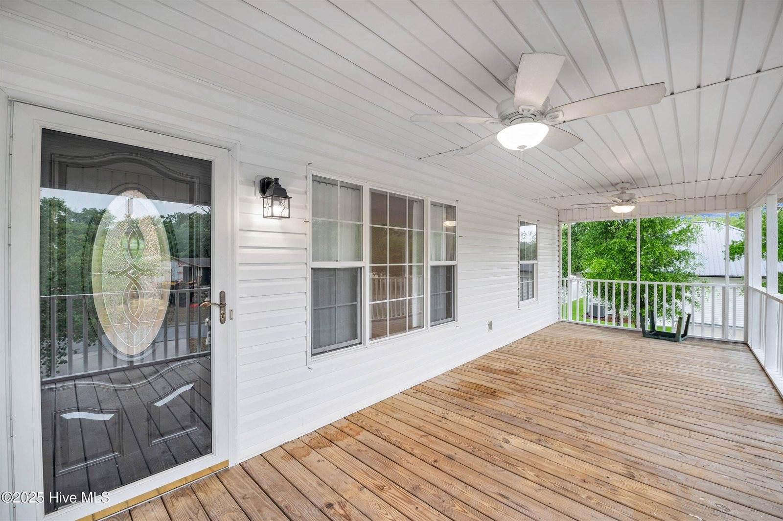 101 SW 18th Street, Oak Island, NC 28465