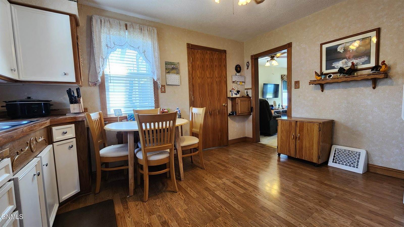 210 9th Avenue SW, Mandan, ND 58554