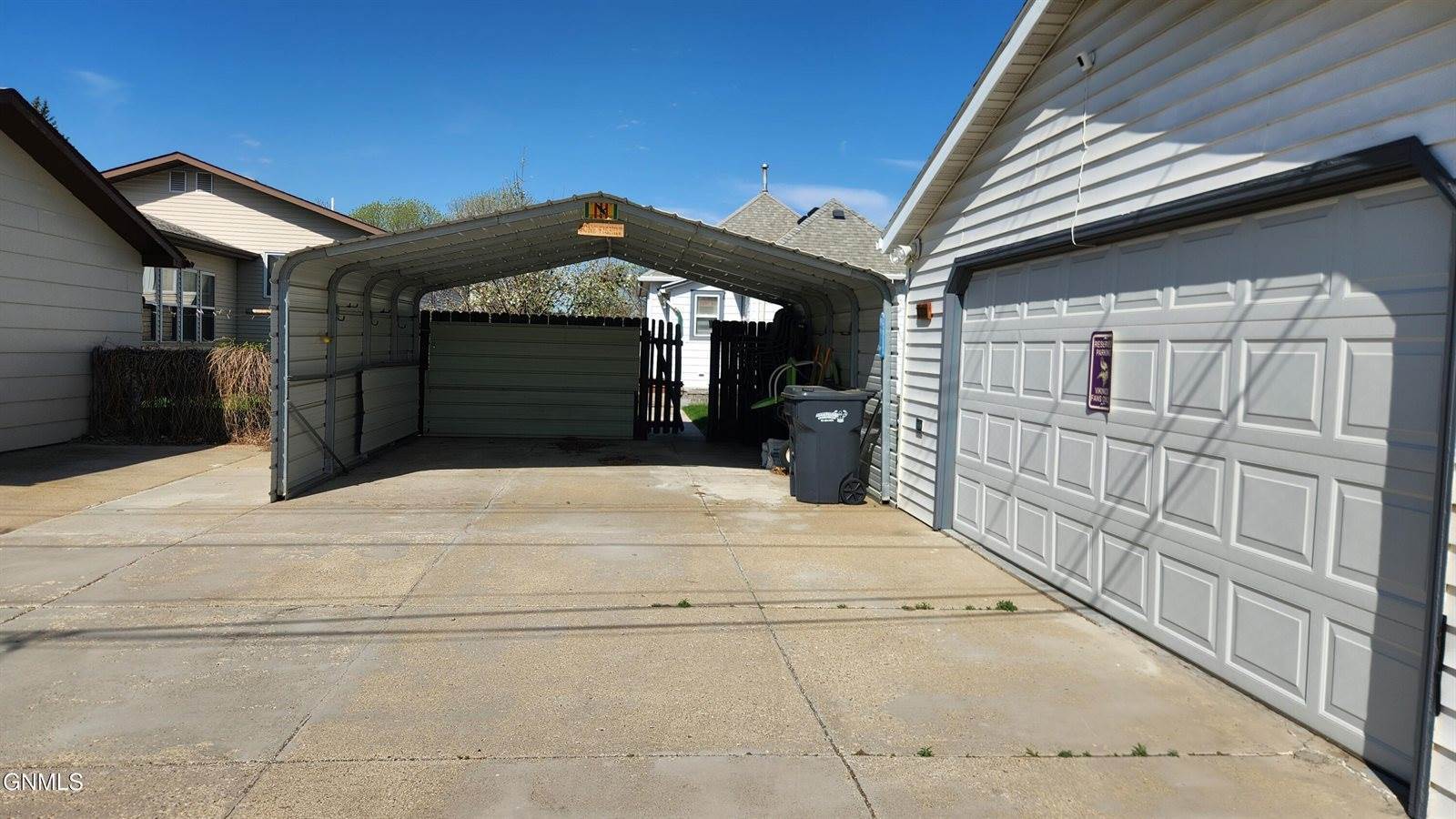 210 9th Avenue SW, Mandan, ND 58554
