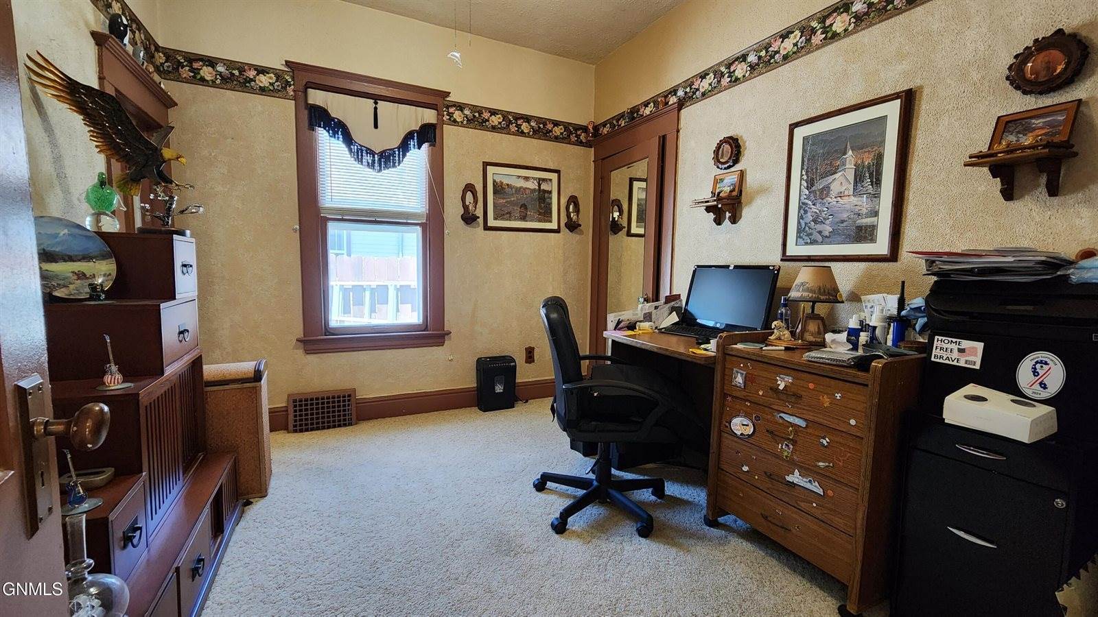 210 9th Avenue SW, Mandan, ND 58554