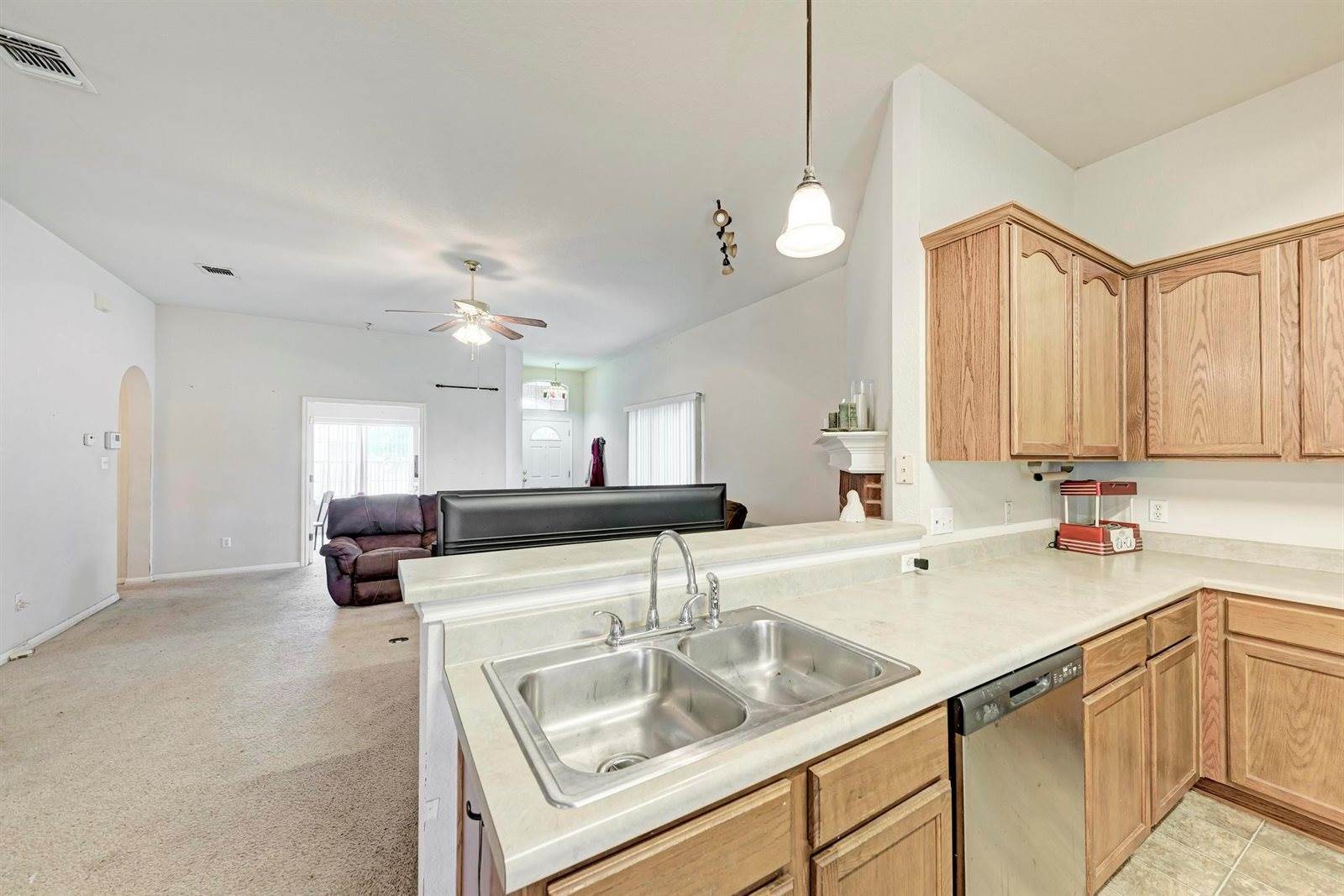 1506 Colton Ln, Lockhart, TX 78644