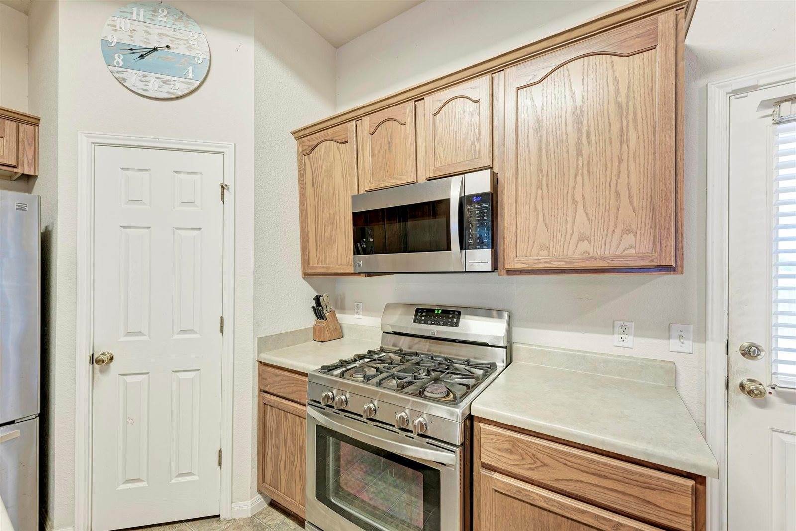 1506 Colton Ln, Lockhart, TX 78644