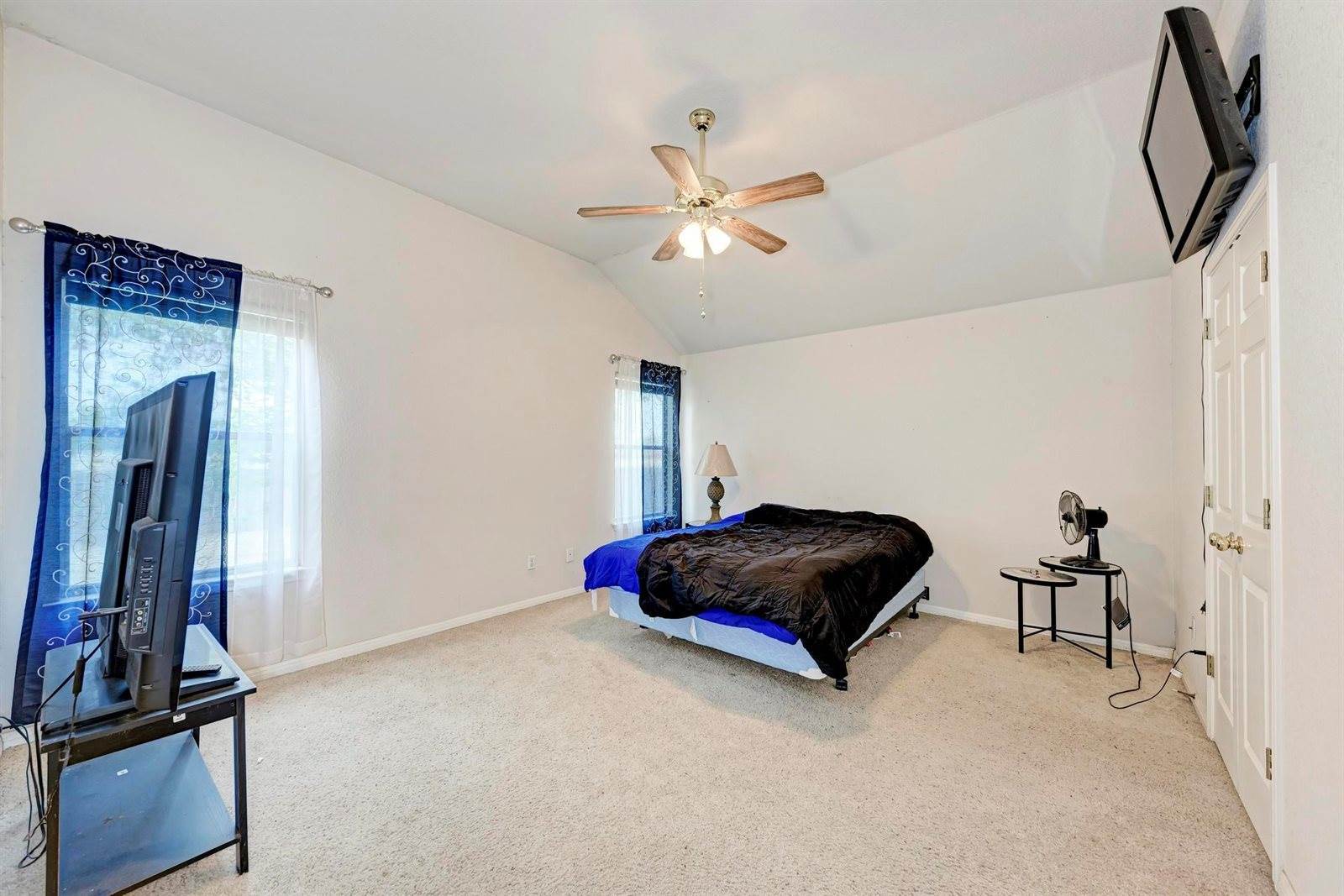 1506 Colton Ln, Lockhart, TX 78644