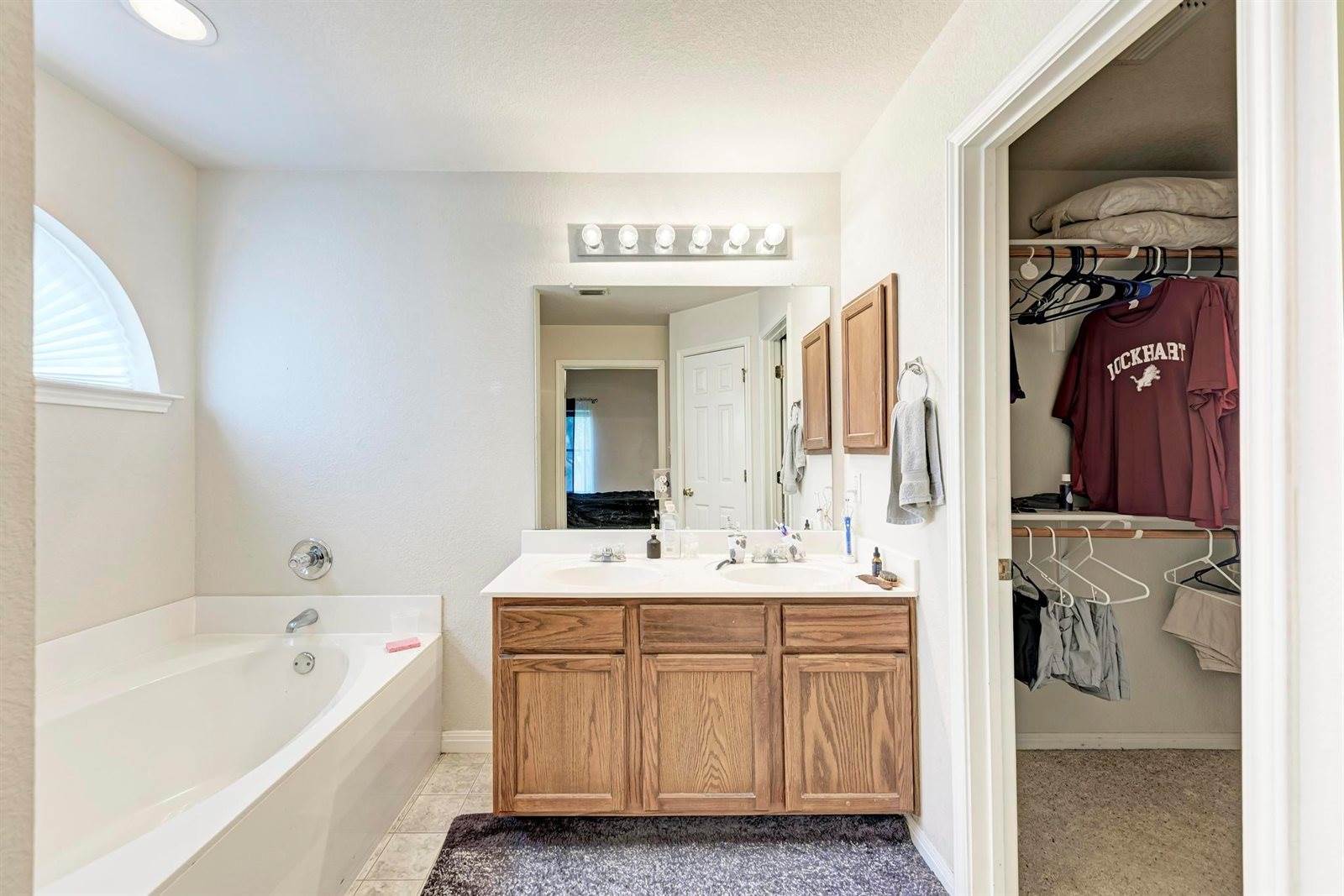 1506 Colton Ln, Lockhart, TX 78644