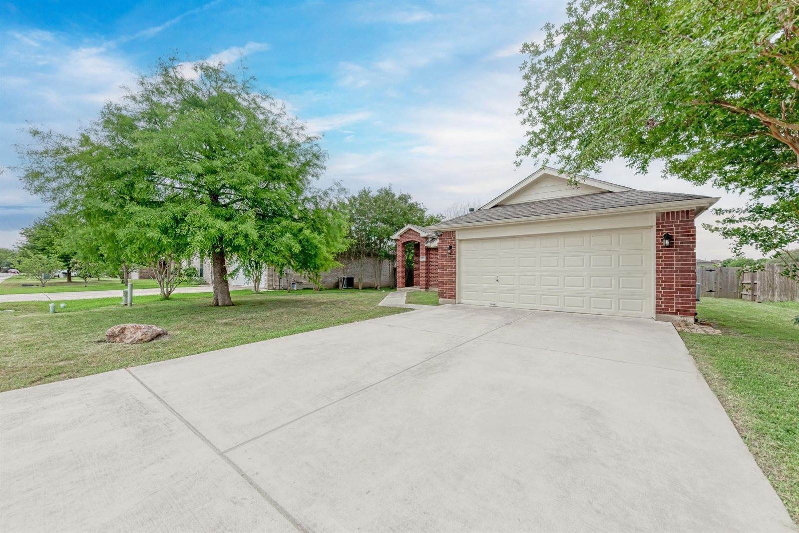 1506 Colton Ln, Lockhart, TX 78644