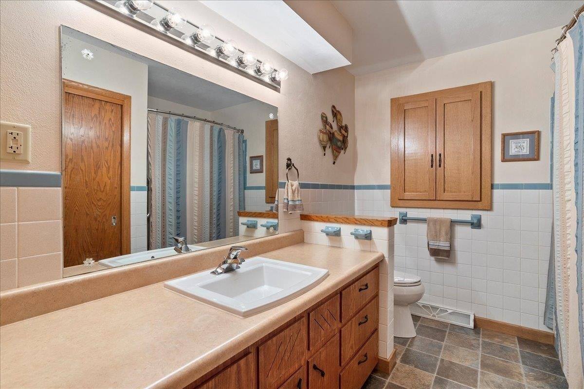 1408 S Hemlock Avenue, Marshfield, WI 54449