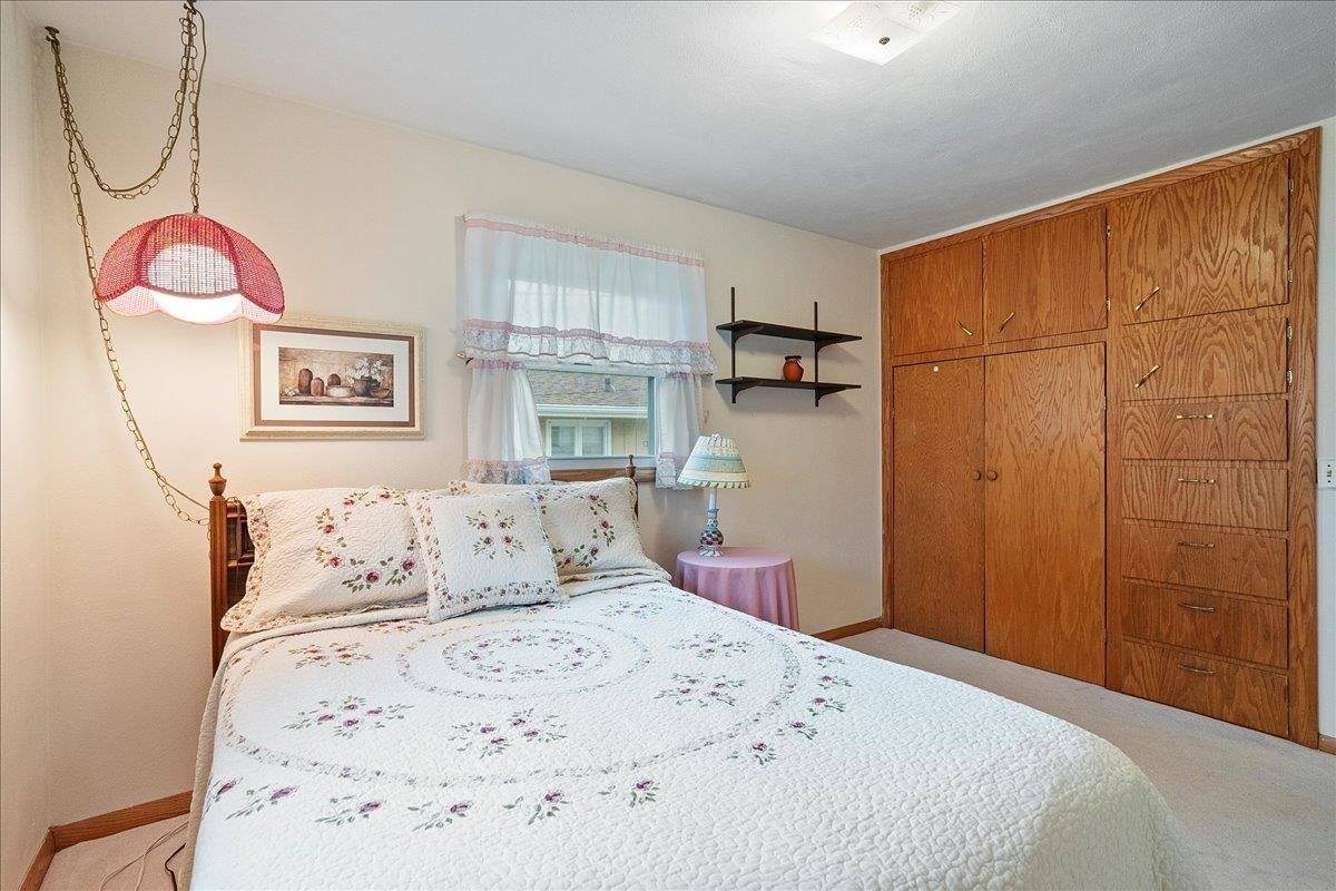 1408 S Hemlock Avenue, Marshfield, WI 54449