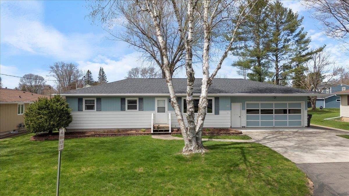1408 S Hemlock Avenue, Marshfield, WI 54449