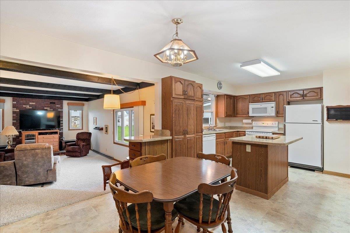 1408 S Hemlock Avenue, Marshfield, WI 54449