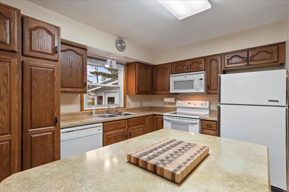 1408 S Hemlock Avenue, Marshfield, WI 54449