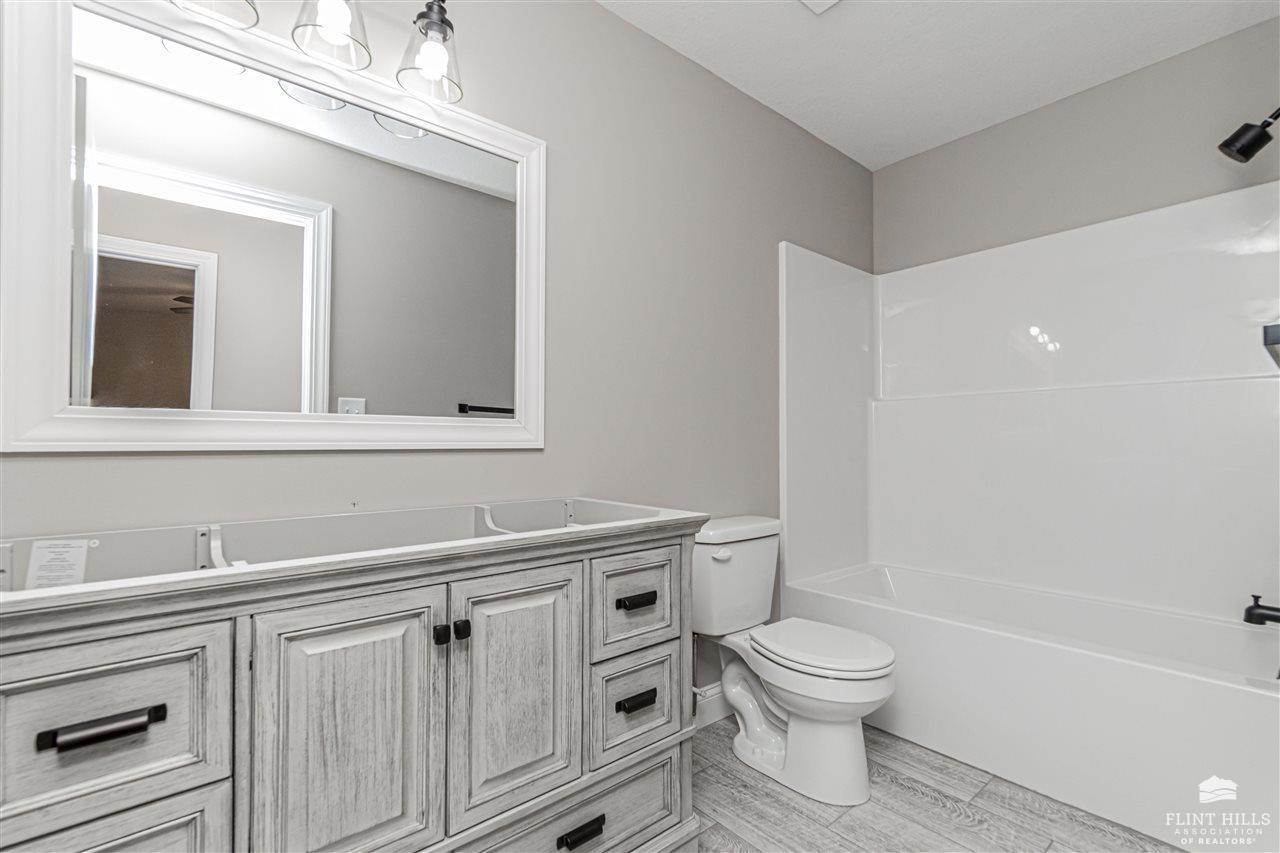 2046 Sutter Woods Road, Junction City, KS 66441