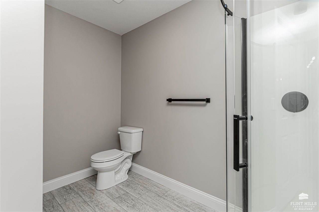 2046 Sutter Woods Road, Junction City, KS 66441